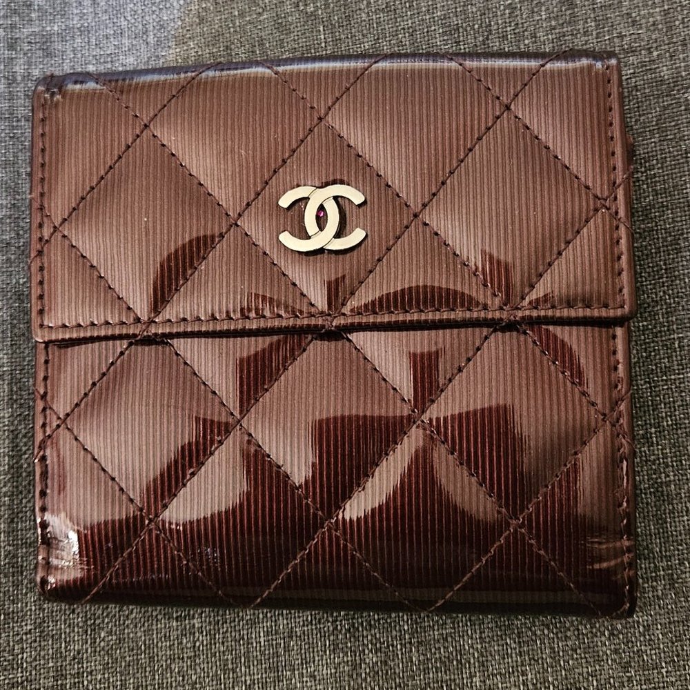 CHANEL Burgundy Patent Leather Wallet (bifold)